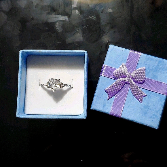 Silver Ring with Swarovski Crystals - Picture 2 of 2